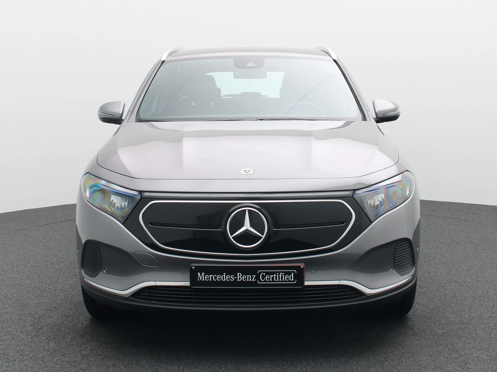 Mercedes-Benz-EQA-image-2