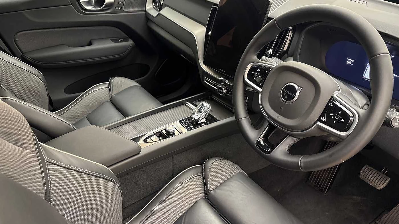 Volvo XC60 T6 AWD PHEV Recharge Black Edition Plus