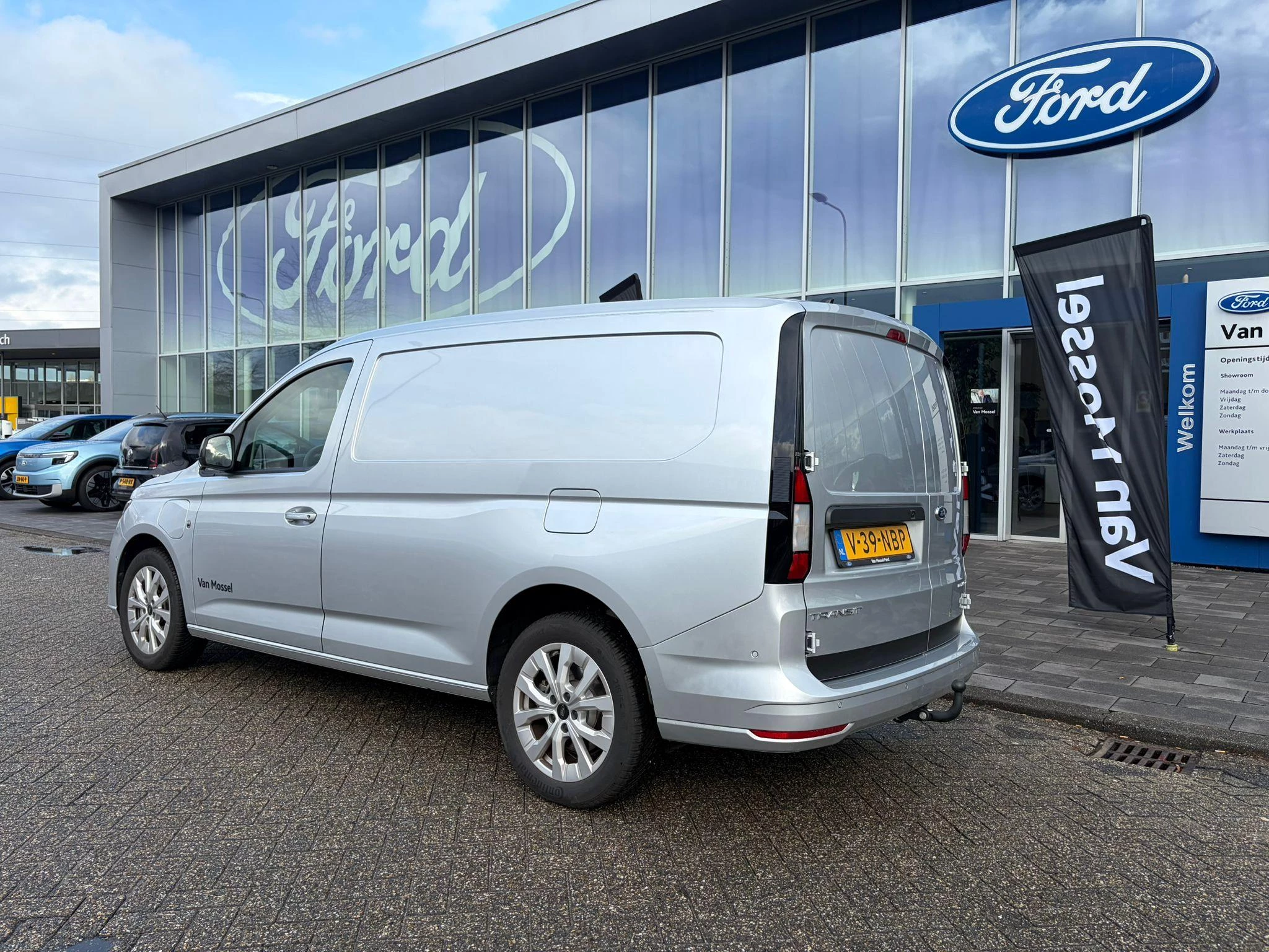 Ford-Transit Connect-image-3