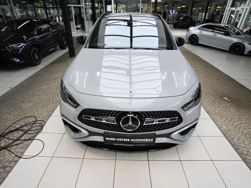 Mercedes-Benz-GLA 200 d-image-3