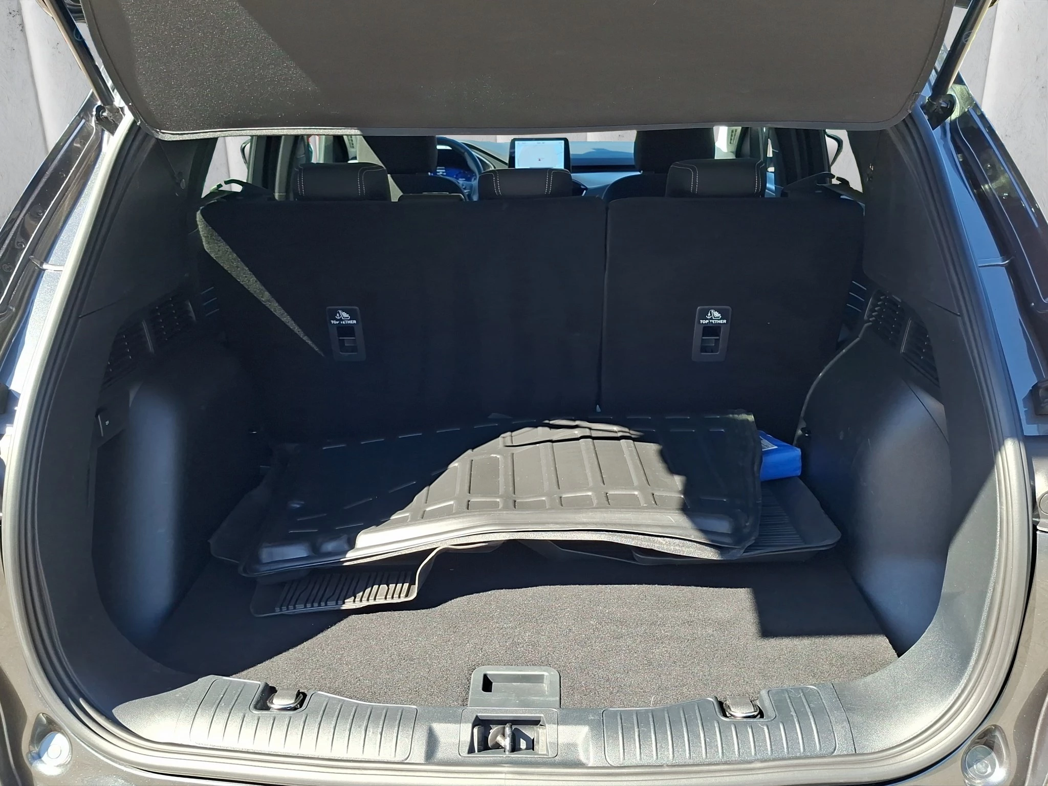 Ford Kuga Titanium 1.5 EB GJR | RFK | PDC | SHZ | LMF | Navi | Klima | BT | ZV mit FB