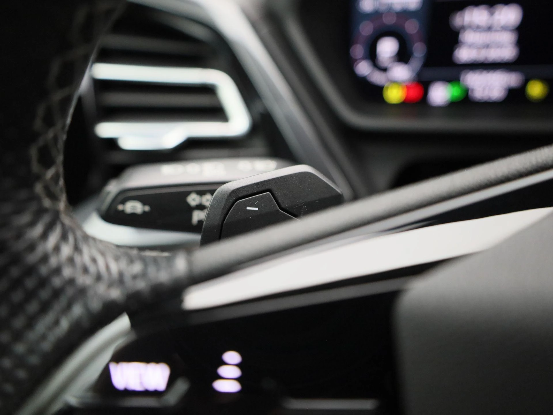Audi-Q4 e-tron-image-21