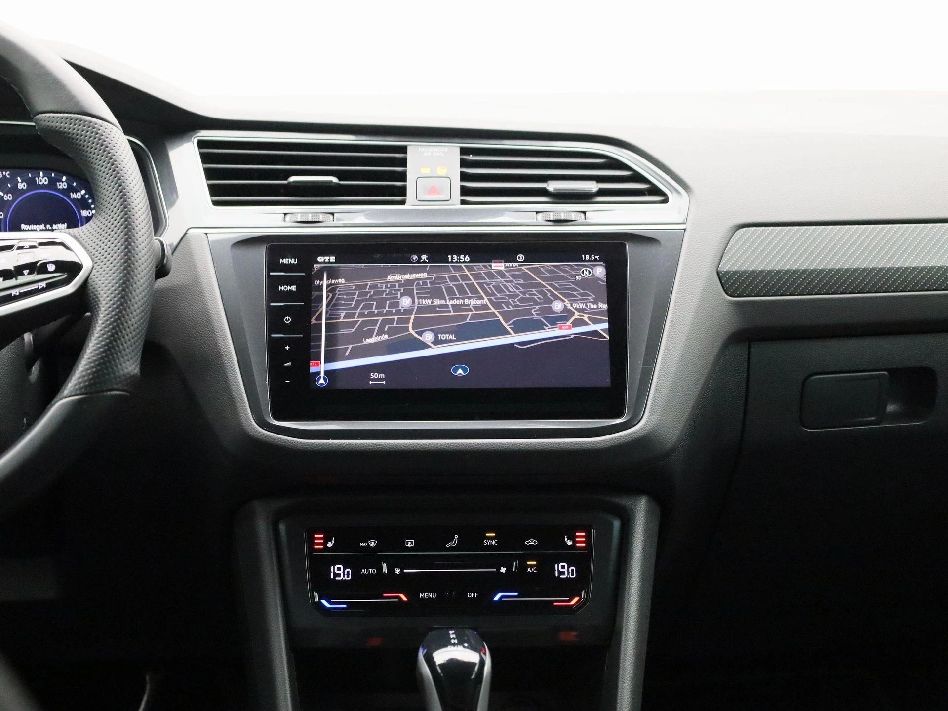 Volkswagen-Tiguan-image-8