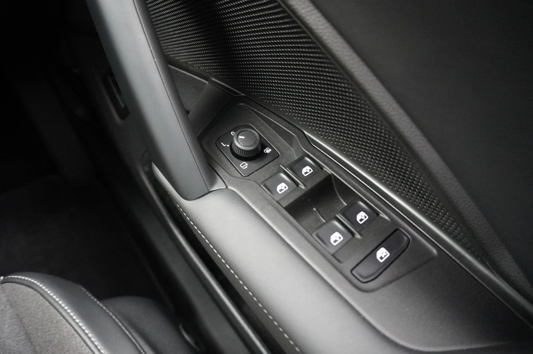 Volkswagen-Tiguan-image-29
