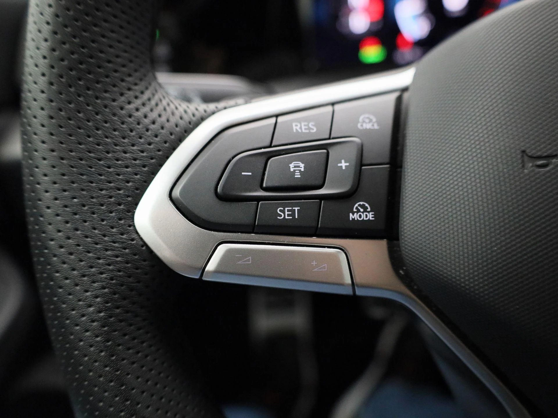Volkswagen Golf 1.5 eTSI R-Line Edition