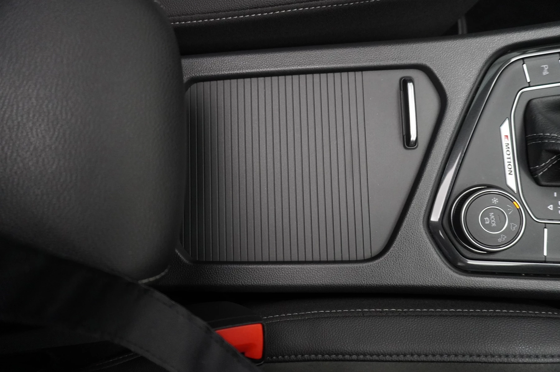 Volkswagen-Tiguan-image-34