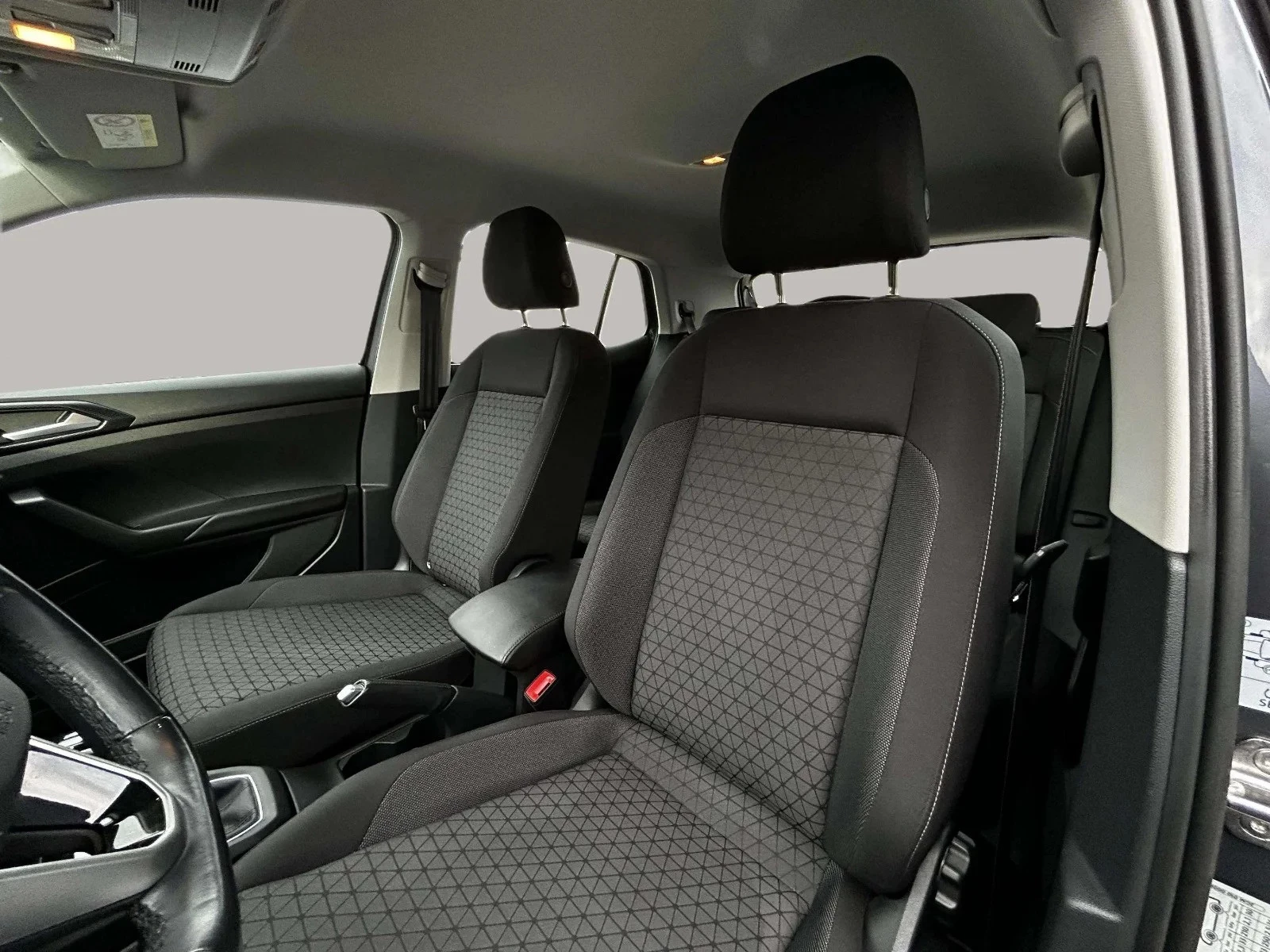 Volkswagen-T-Cross-image-10