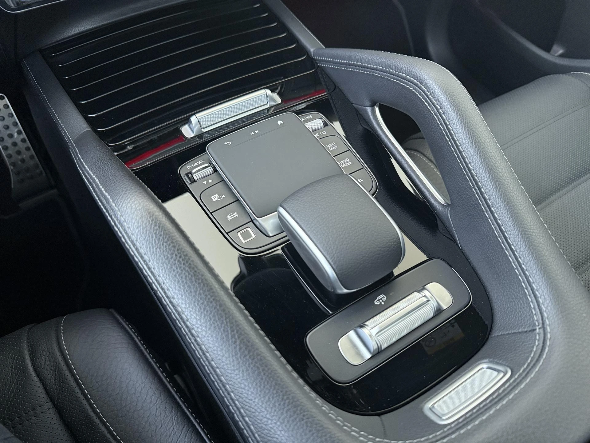 Mercedes-Benz-GLE-image-20