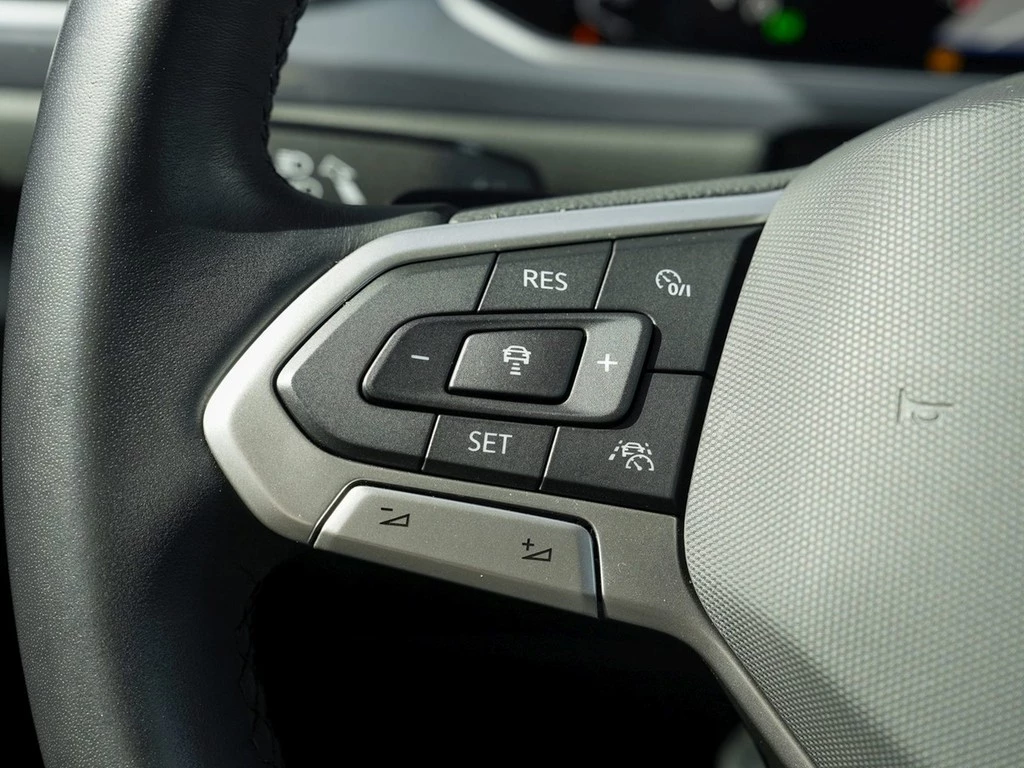 Volkswagen T-Roc 1.5 TSI DSG Style *AHK*LED*Standhzg*Navi*App-Connect*ACC*PDC*Lane-Assist*Front-Assist*Sitzhzg.