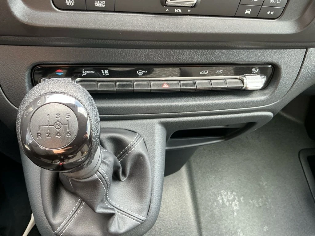 Mercedes-Benz-Vito 116-image-15