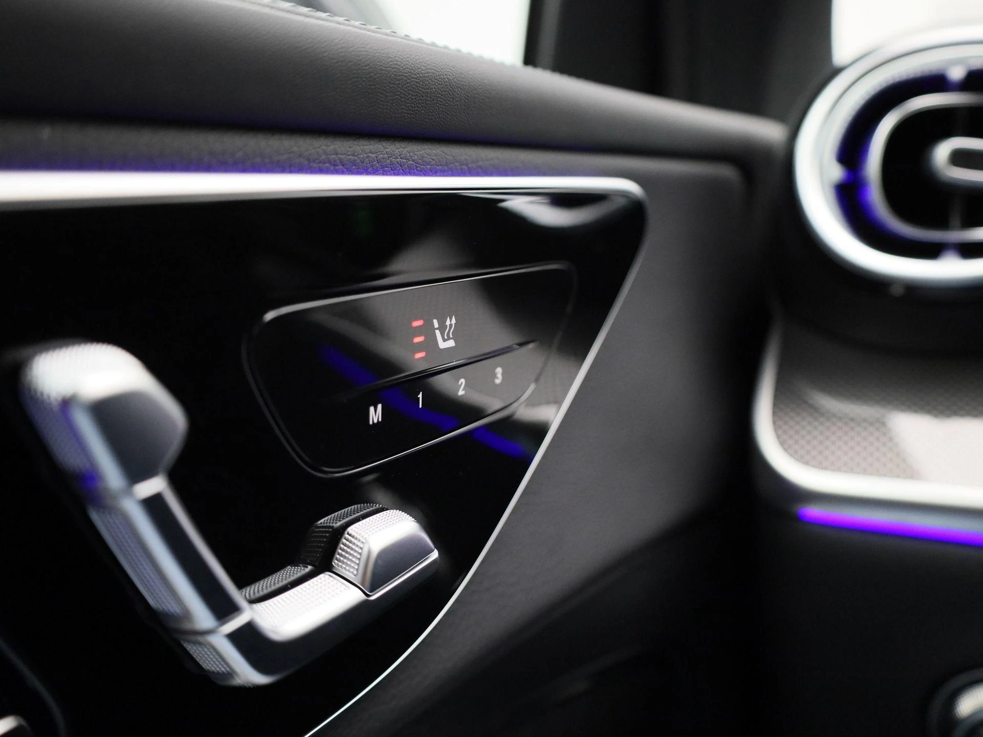 Mercedes-Benz-GLC-image-29