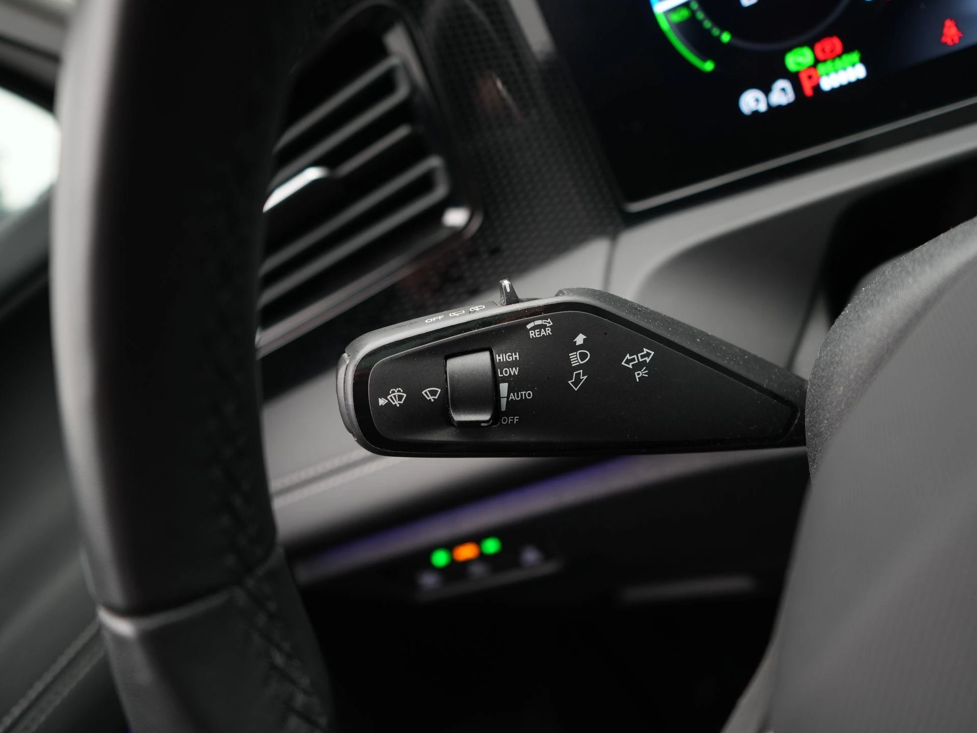 Volkswagen-Tiguan-image-28