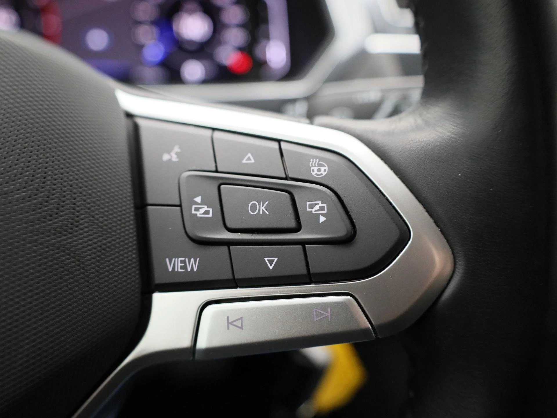 Volkswagen-Tiguan Allspace-image-16