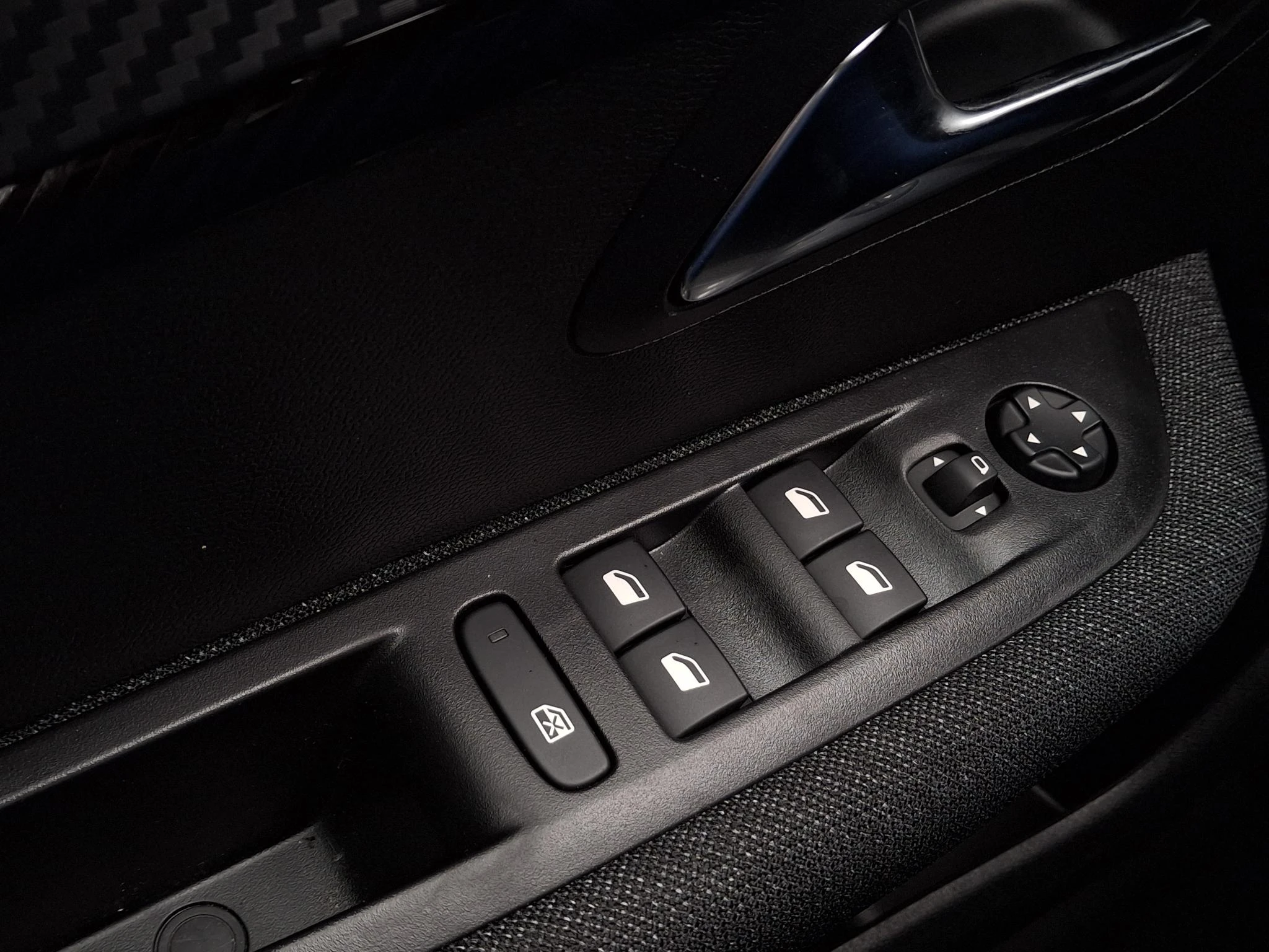Peugeot-208-image-11
