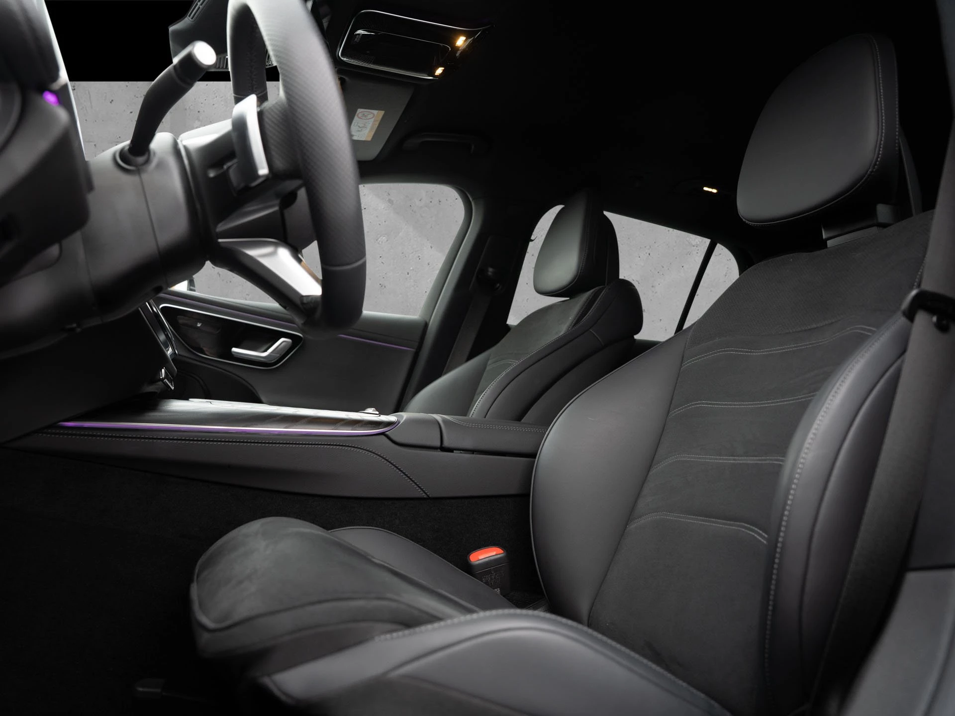 Mercedes-Benz E-Klasse 220 d AMG Line Advanced AHK*AMB.BELEUT*WINT.PKT