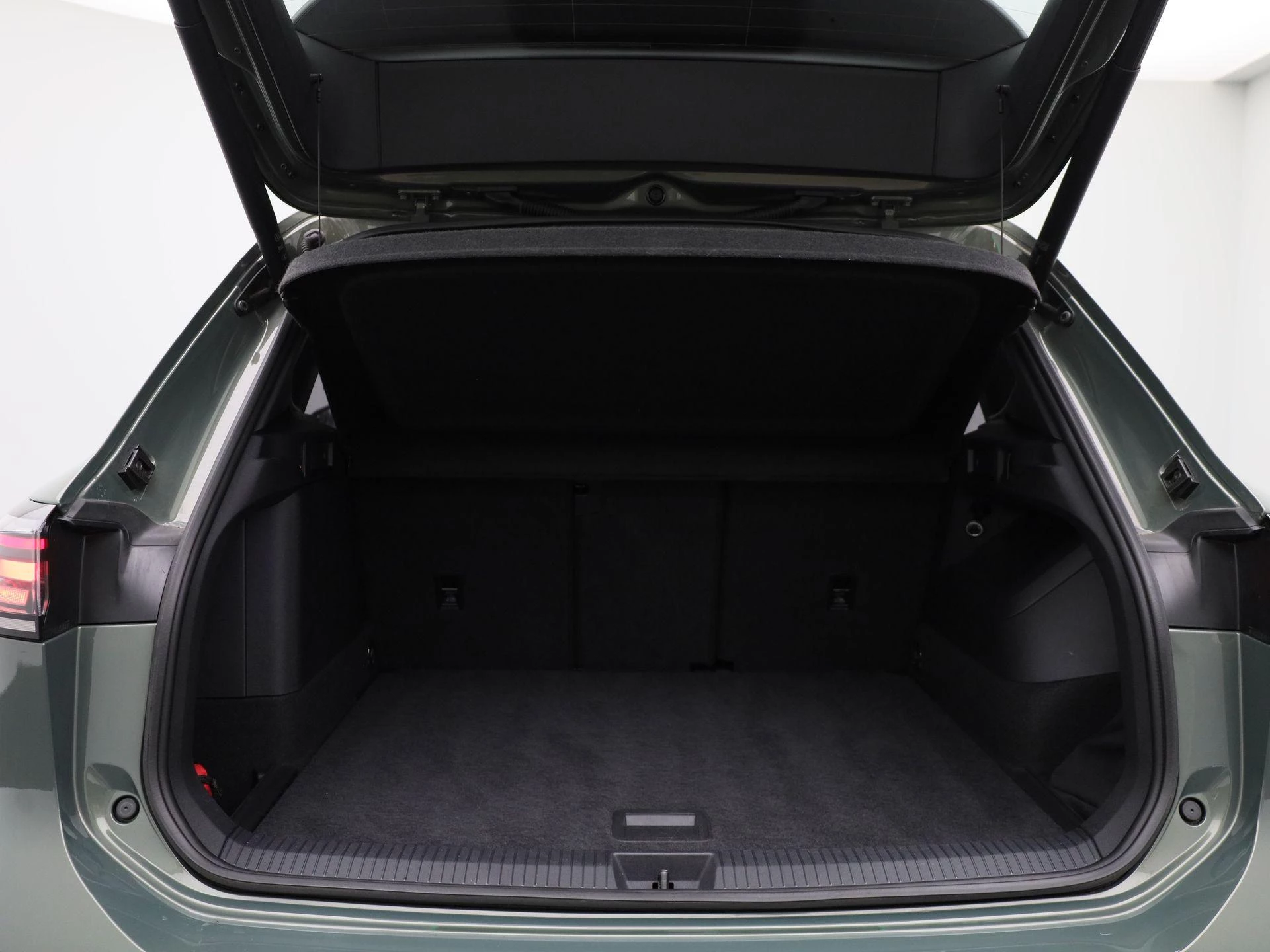 Volkswagen-Tiguan-image-13