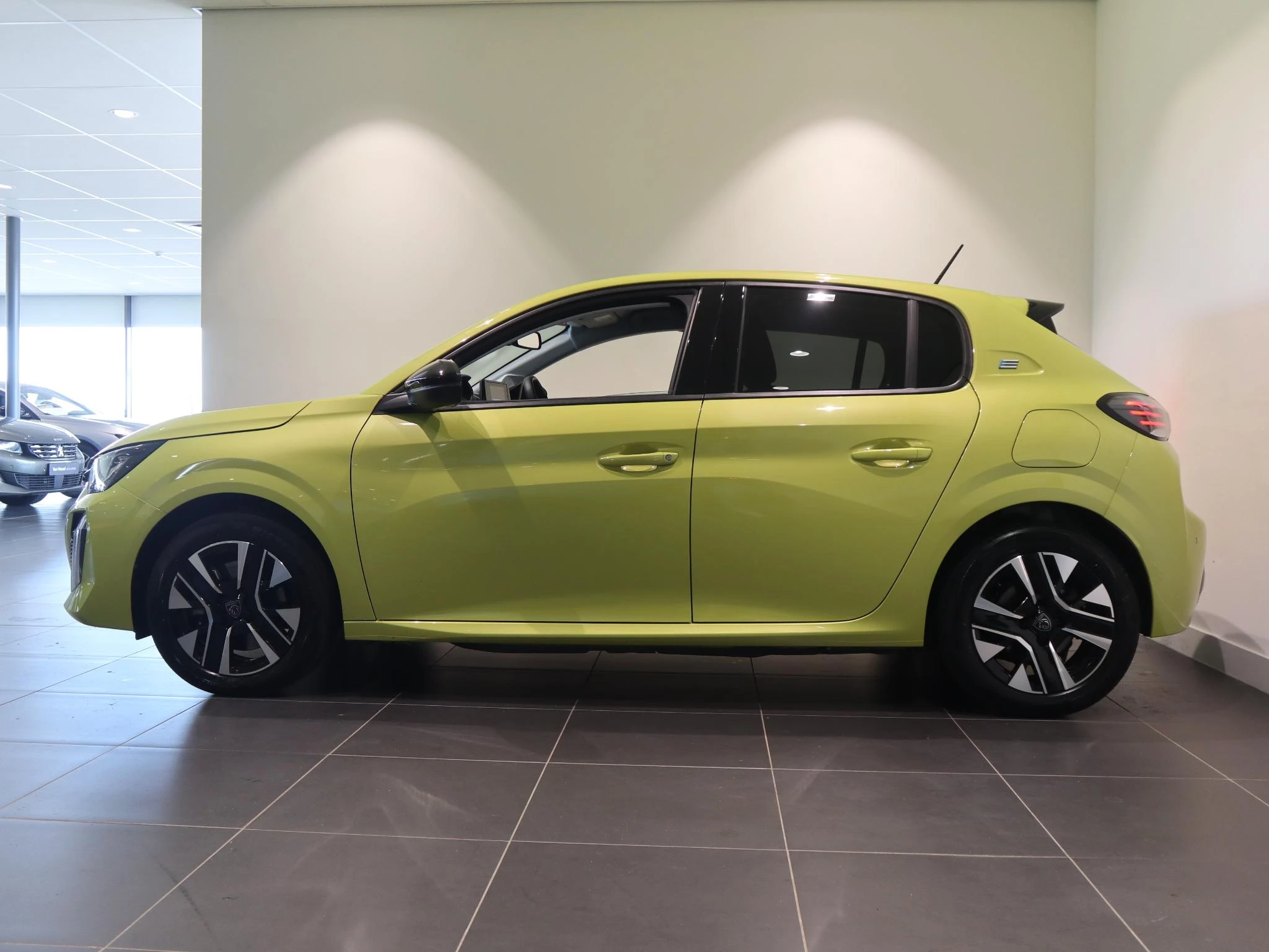 Peugeot e-208