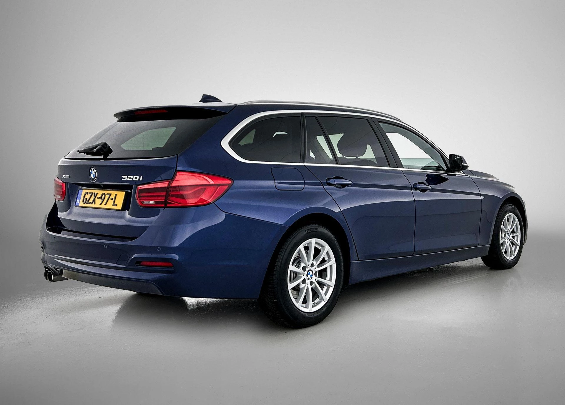 BMW-3 Serie-image-3