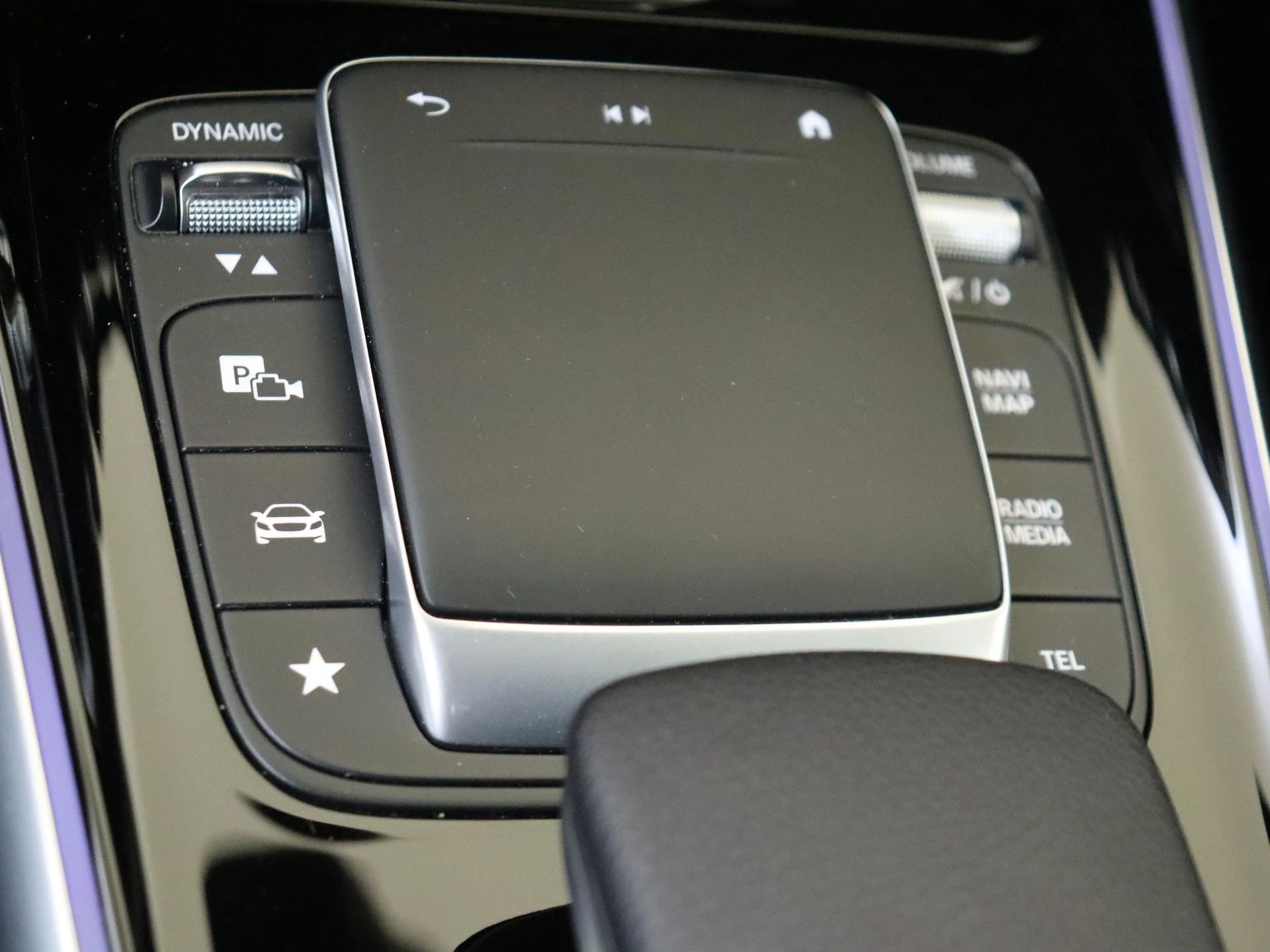 Mercedes-Benz-B-Klasse-image-20