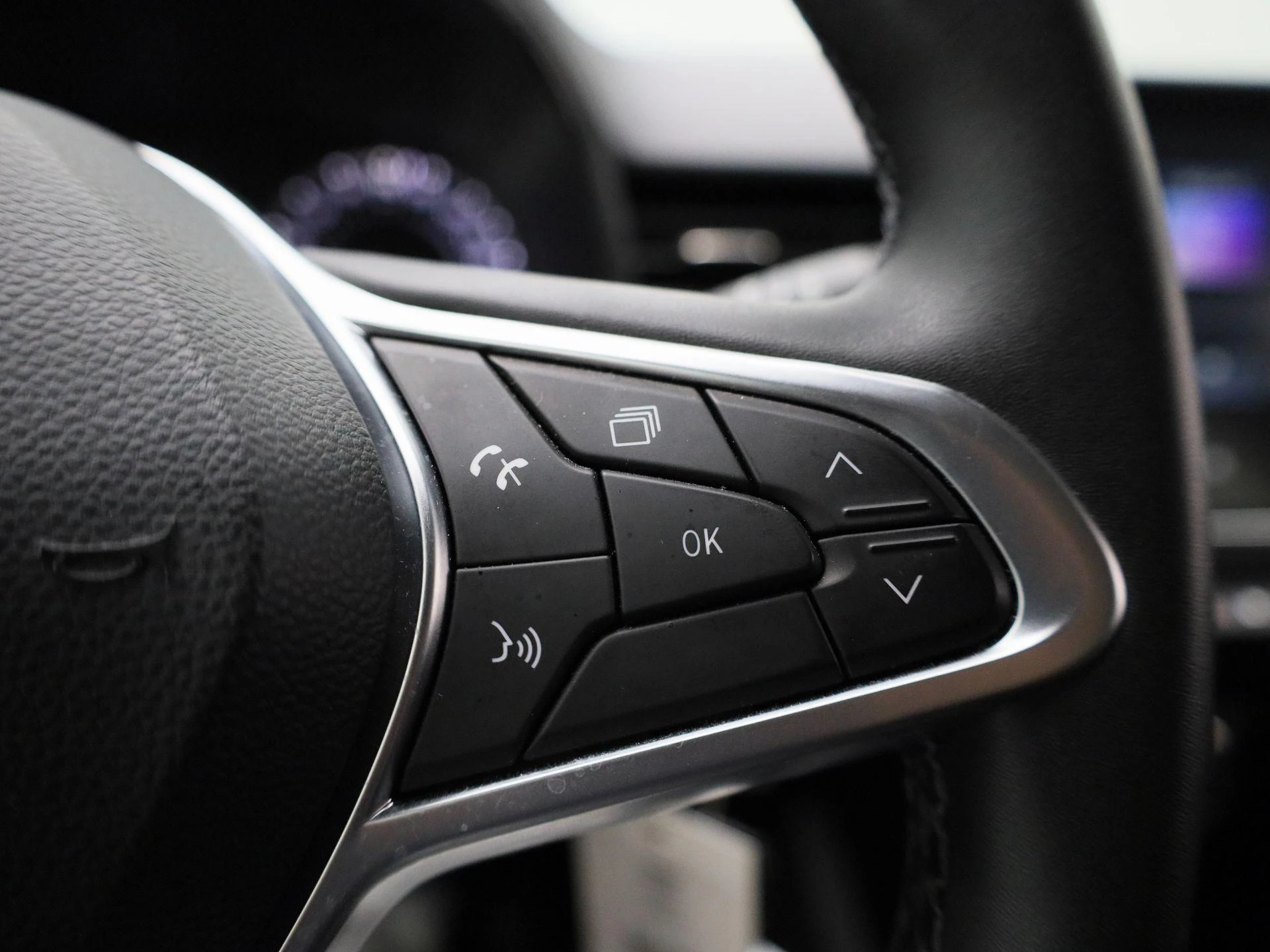 Renault-Clio-image-18