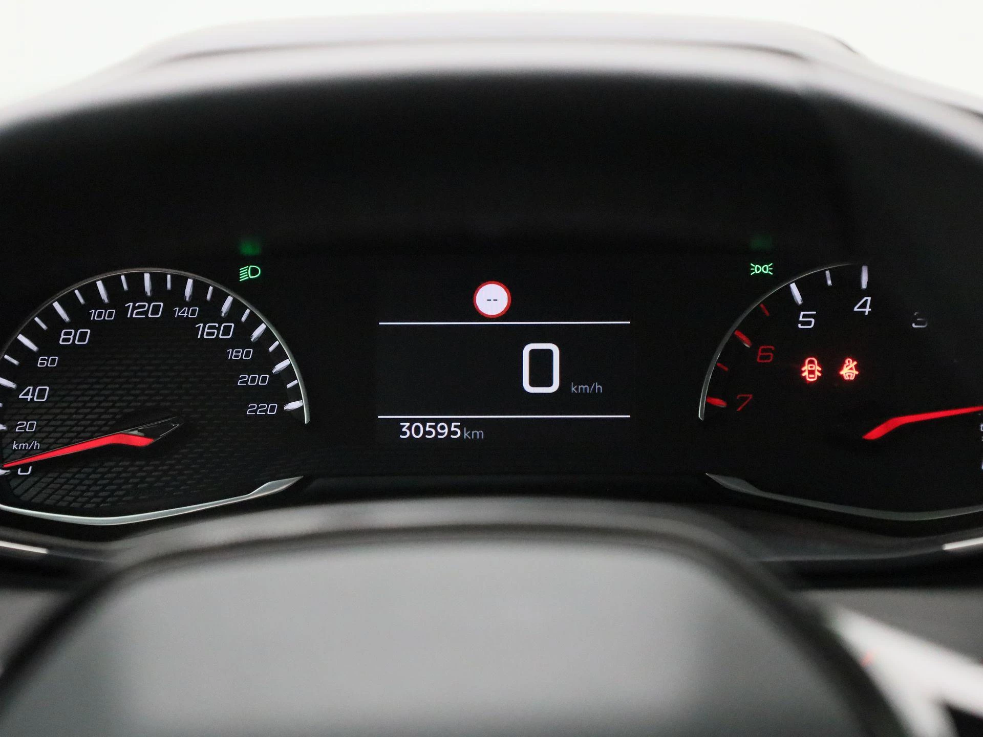 Peugeot-208-image-12