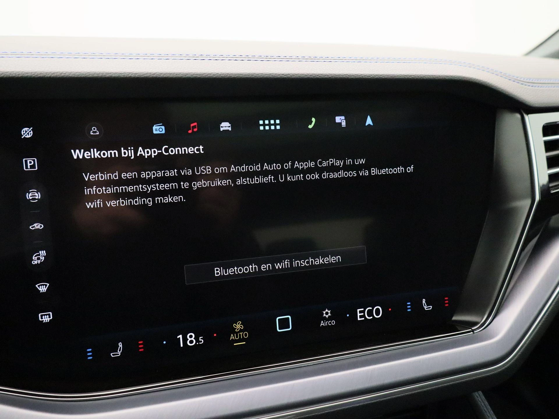 Volkswagen-Touareg-image-20