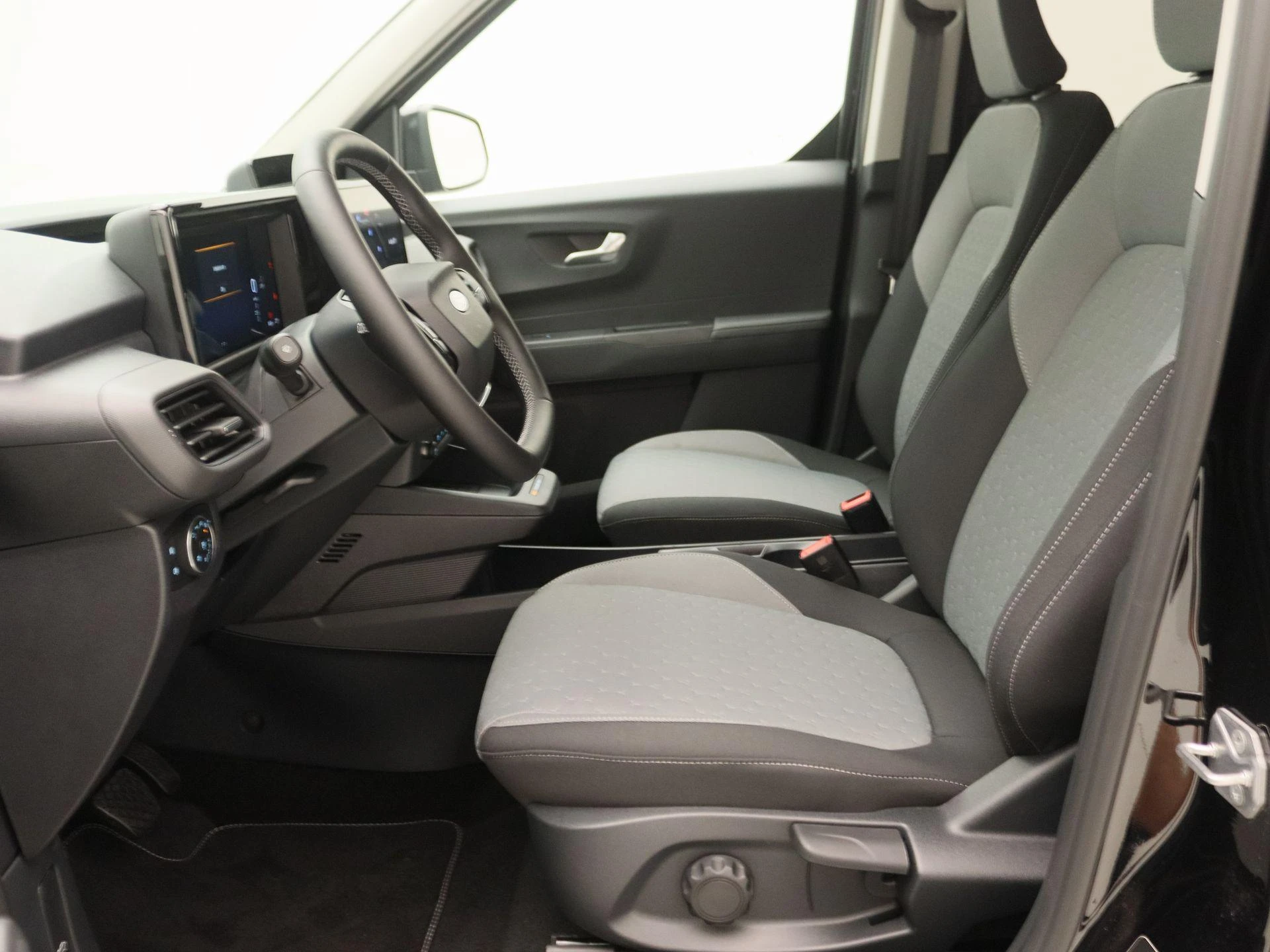 Ford-E-Transit Courier-image-10