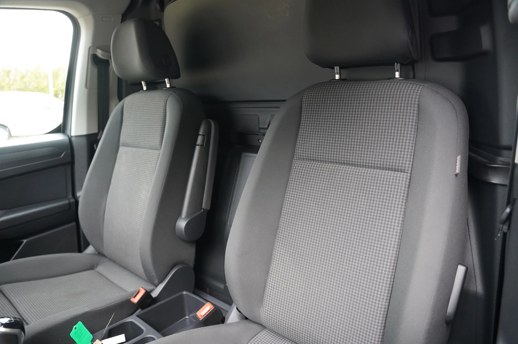 Volkswagen-Caddy-image-29
