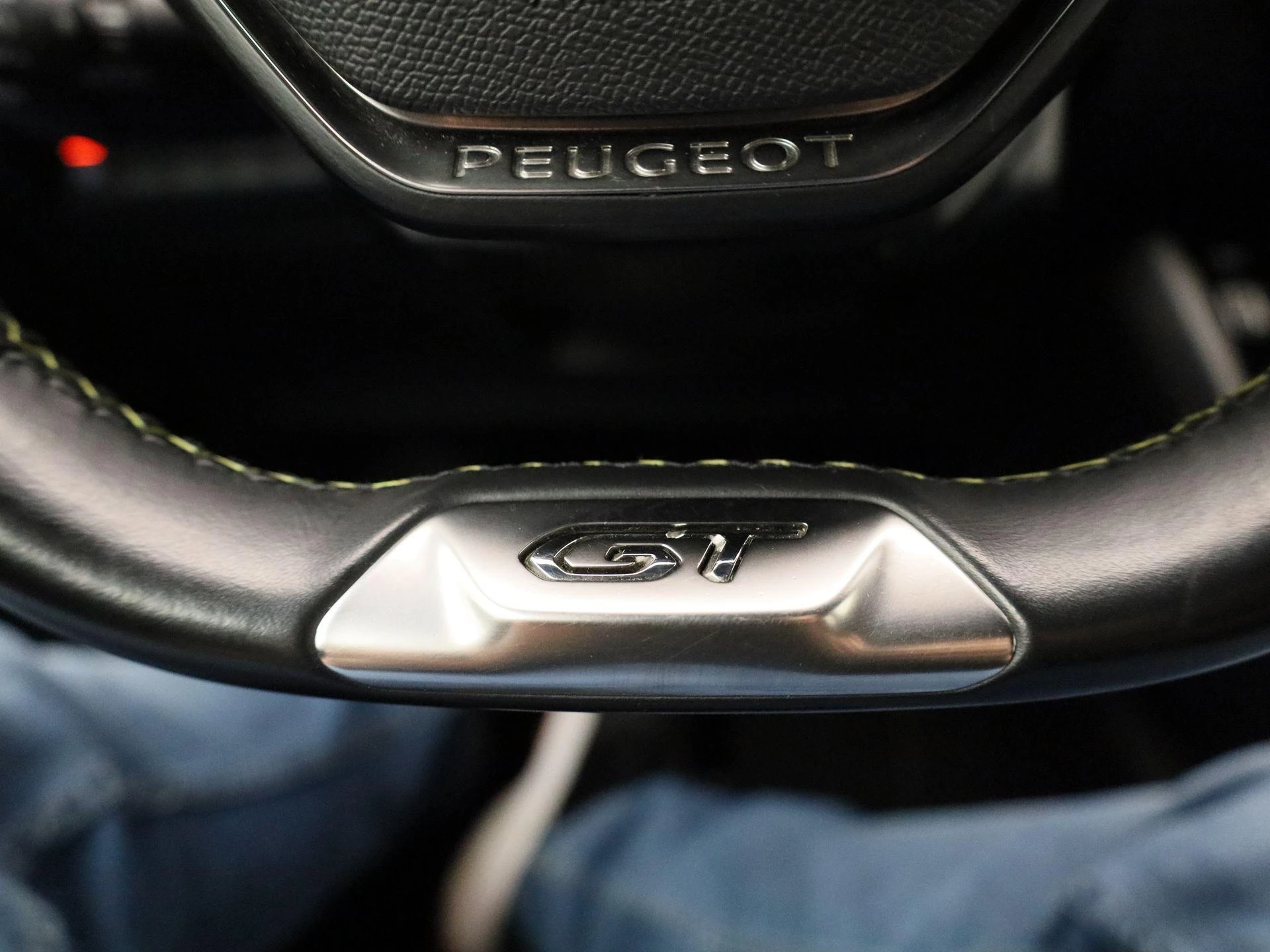 Peugeot e-2008 EV GT 50 kWh