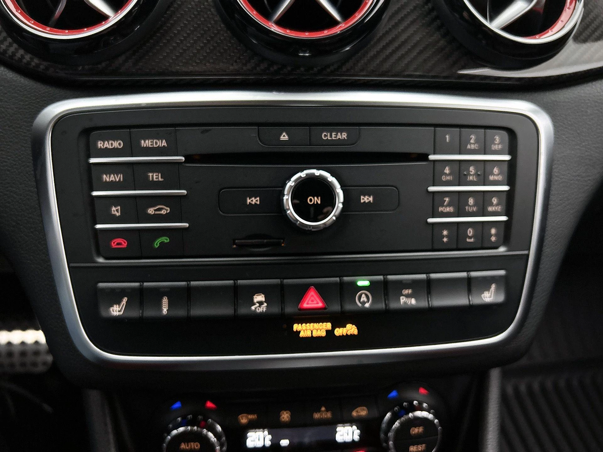 Mercedes-Benz-GLA-image-9