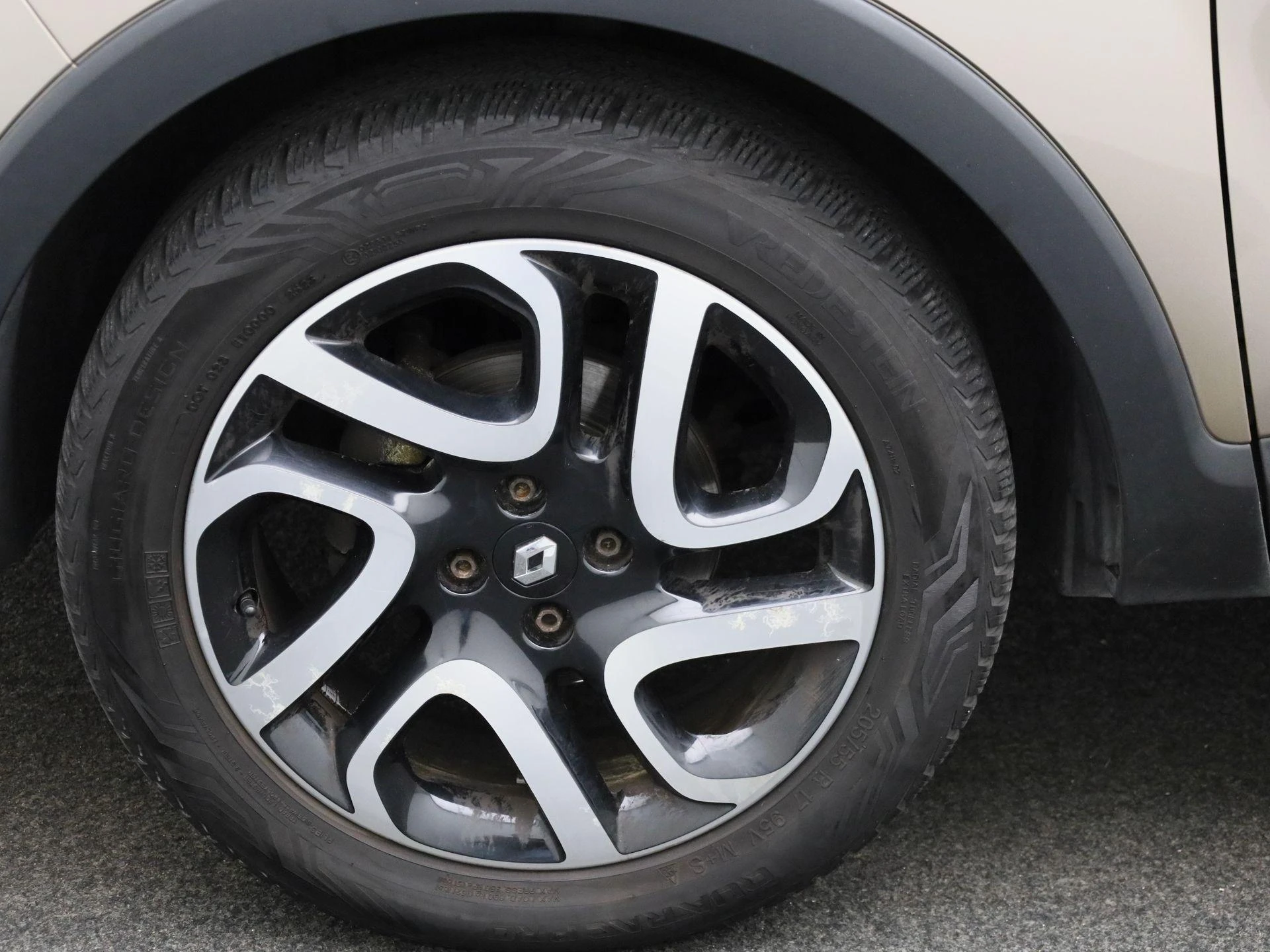 Renault-Captur-image-11