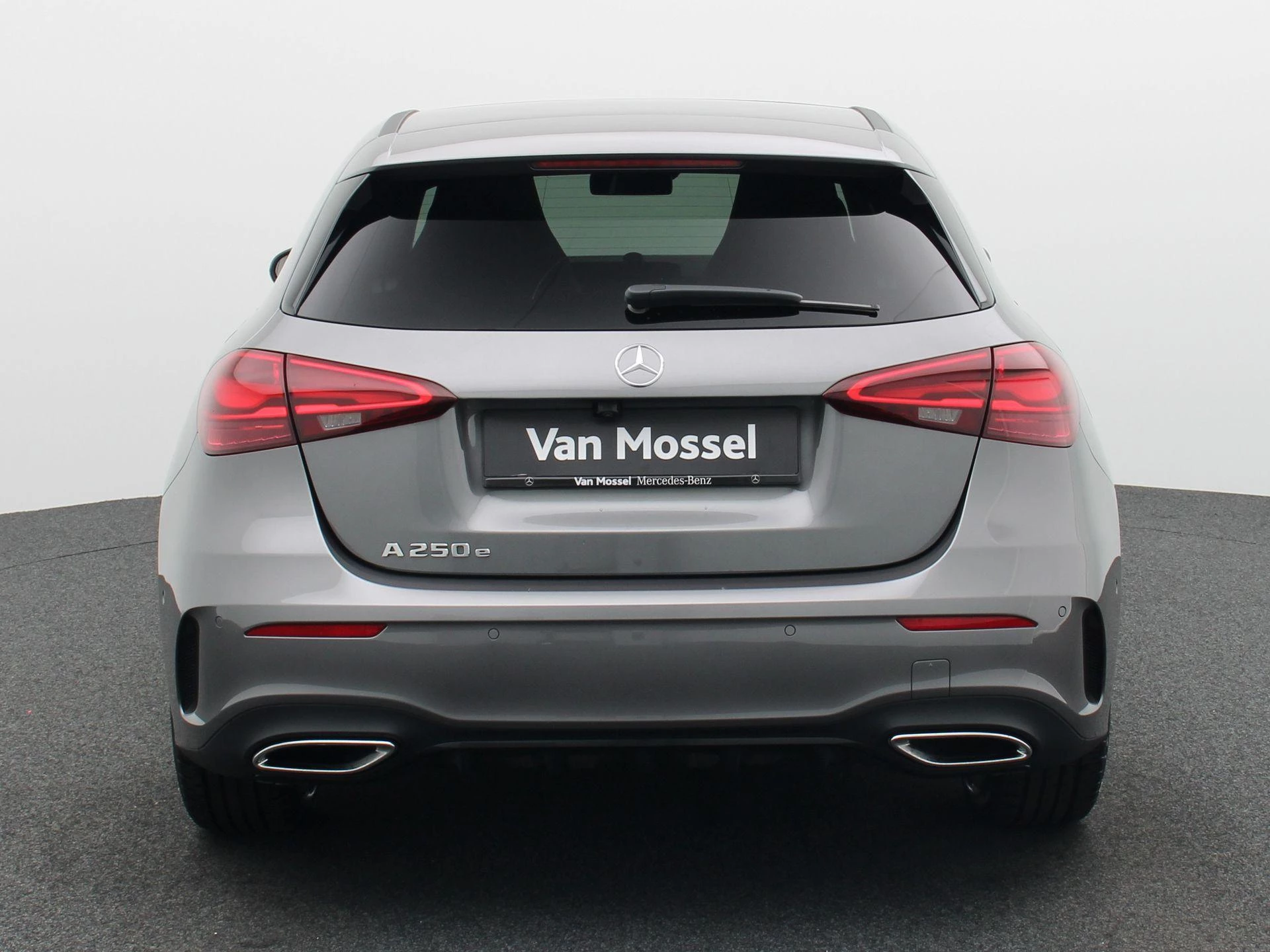 Mercedes-Benz Classe A 250 e AMG Line + MULTIBEAM LED + PANORAMISCH DAK + CARPLAY +