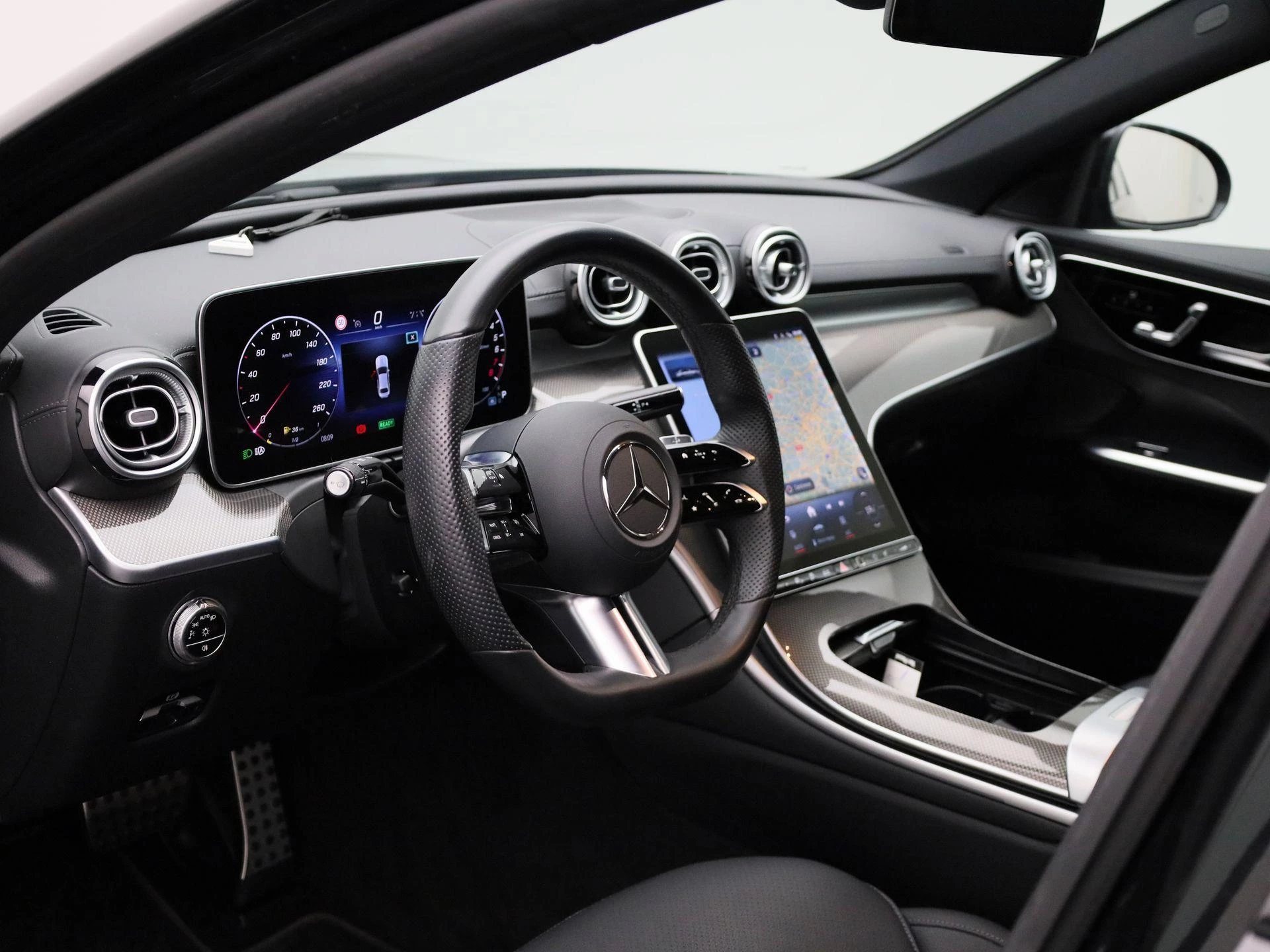 Mercedes-Benz-C-Klasse-image-32