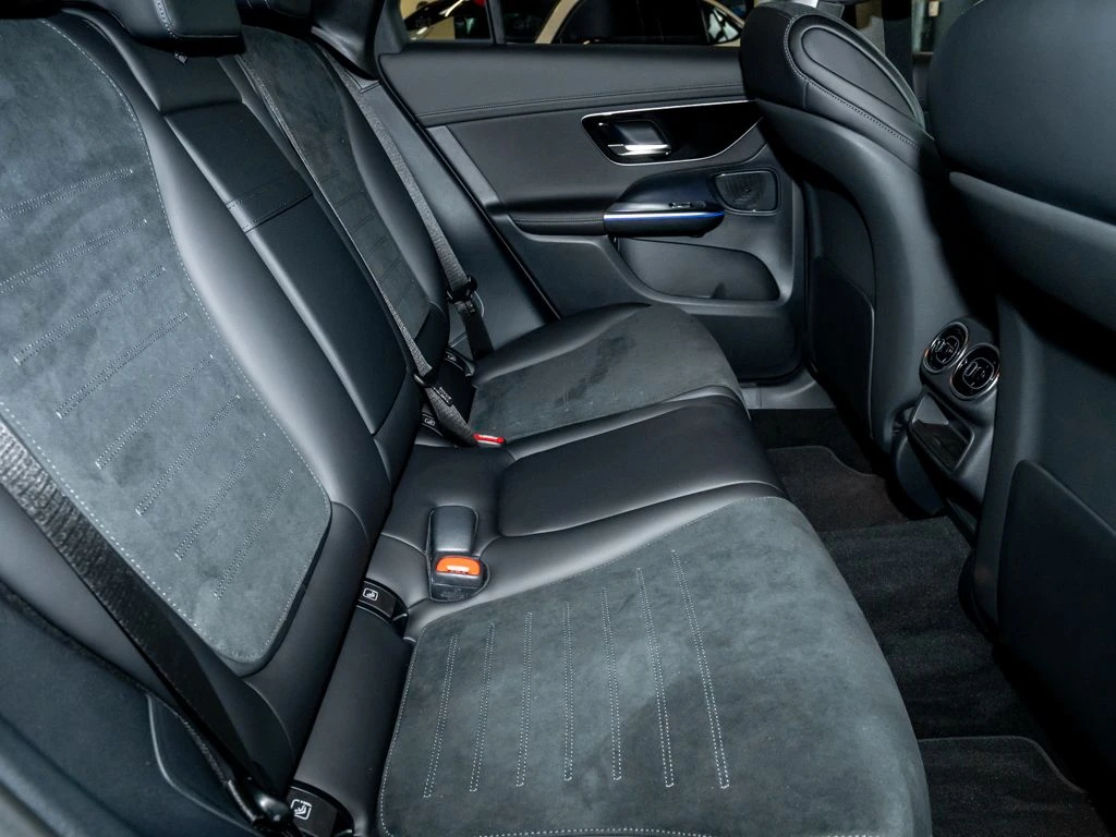 Mercedes-Benz-GLC 200 d-image-11