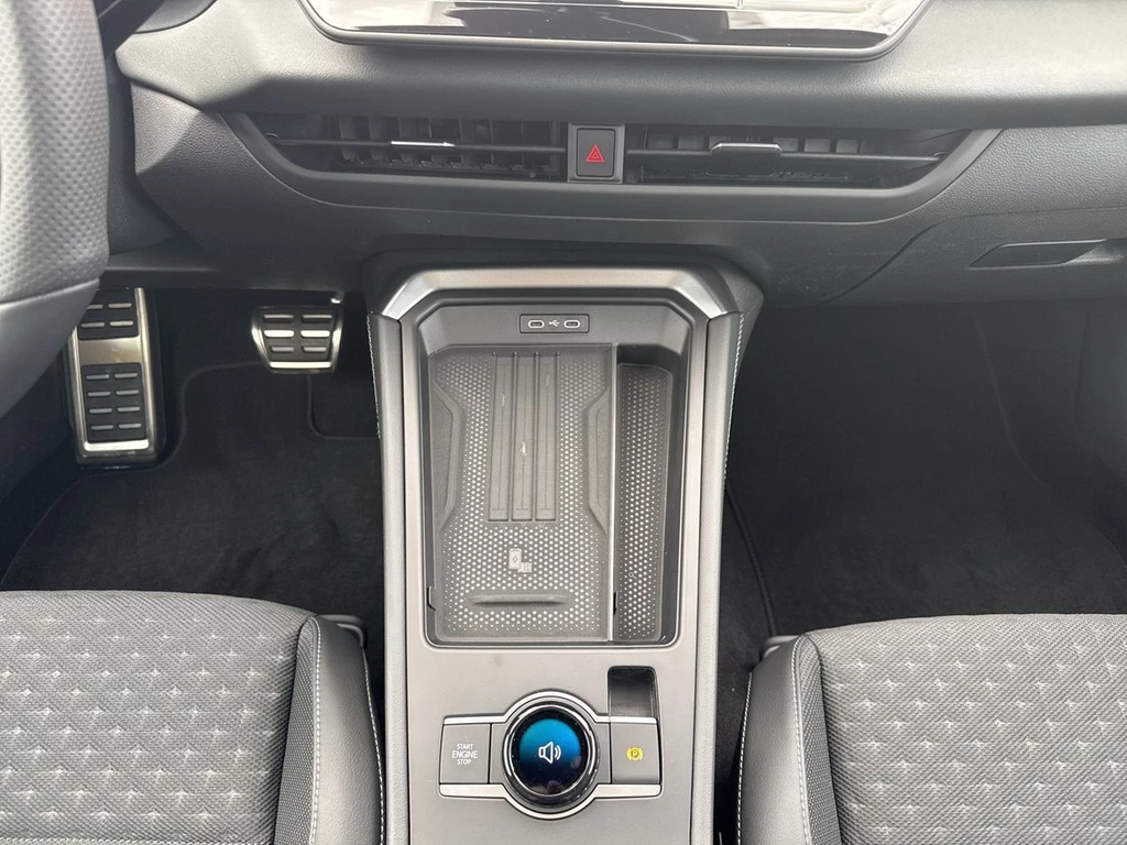 Volkswagen T-Roc 1.5l eTSI DSG R-Line *Pano*AHK