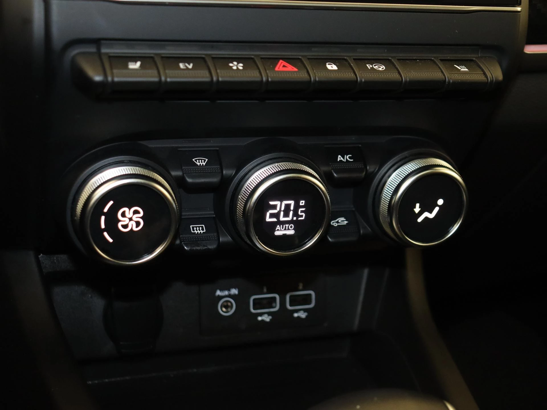 Renault-Arkana-image-18