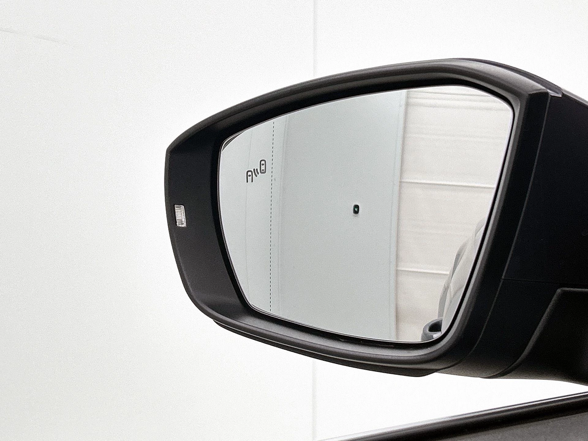 Volkswagen-T-Roc-image-25