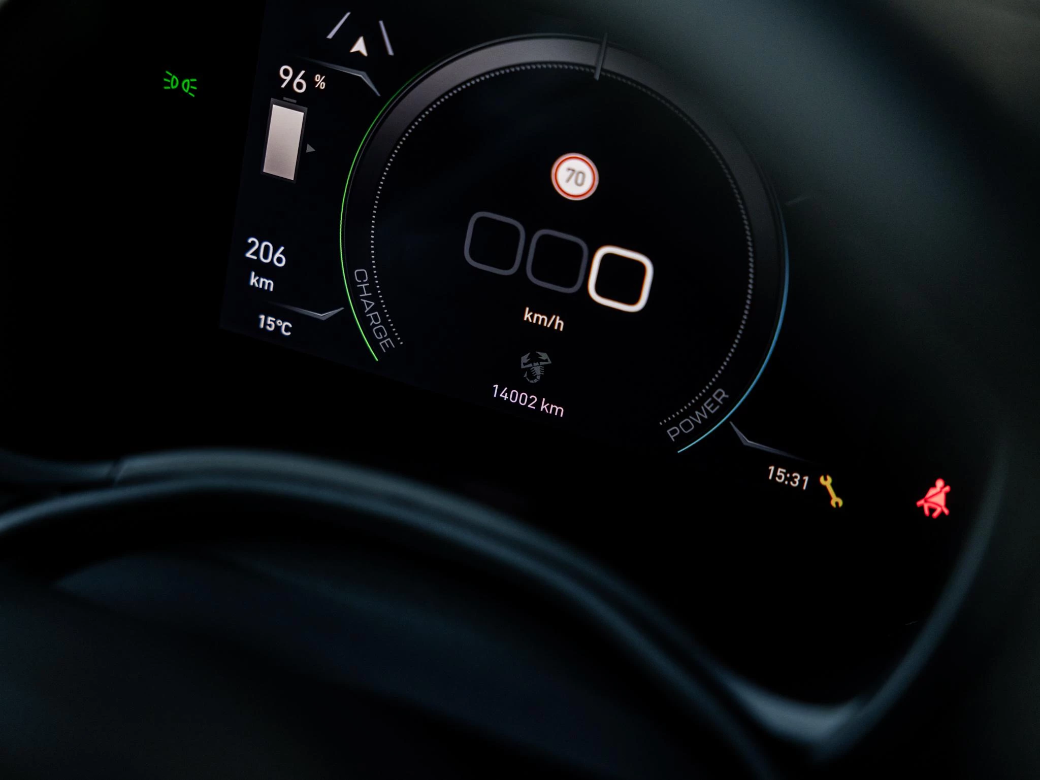 Abarth-500e-image-33