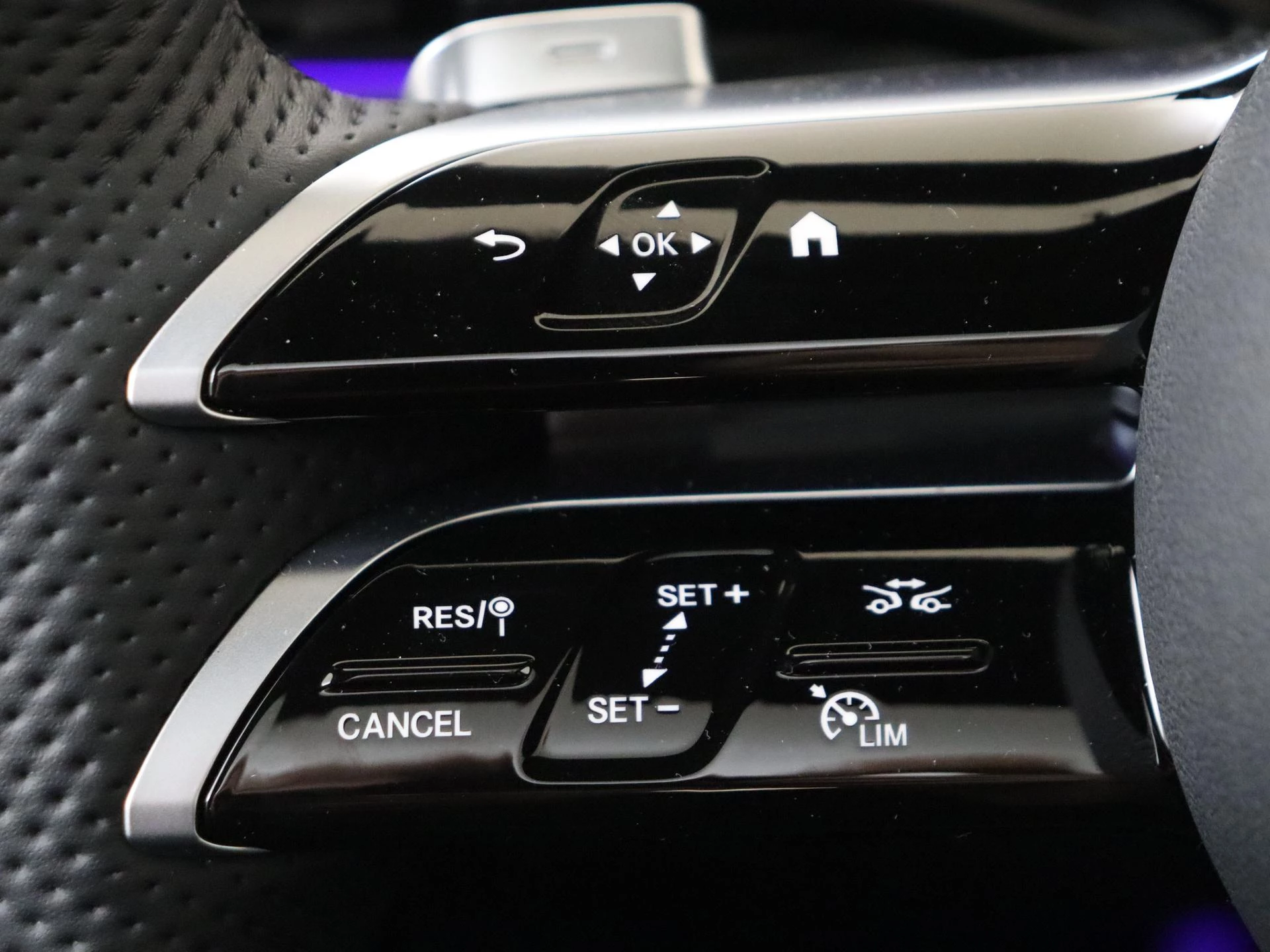 Mercedes-Benz-GLC-image-12