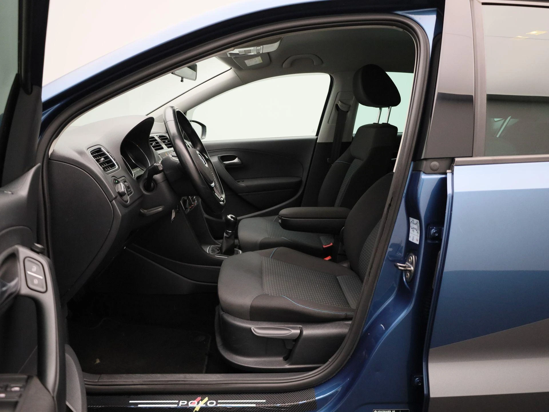 Volkswagen-Polo-image-8