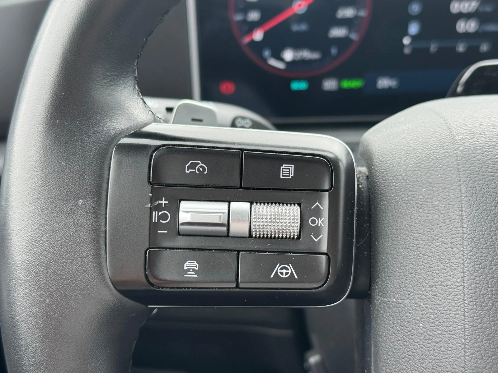 Hyundai-Santa Fe-image-18
