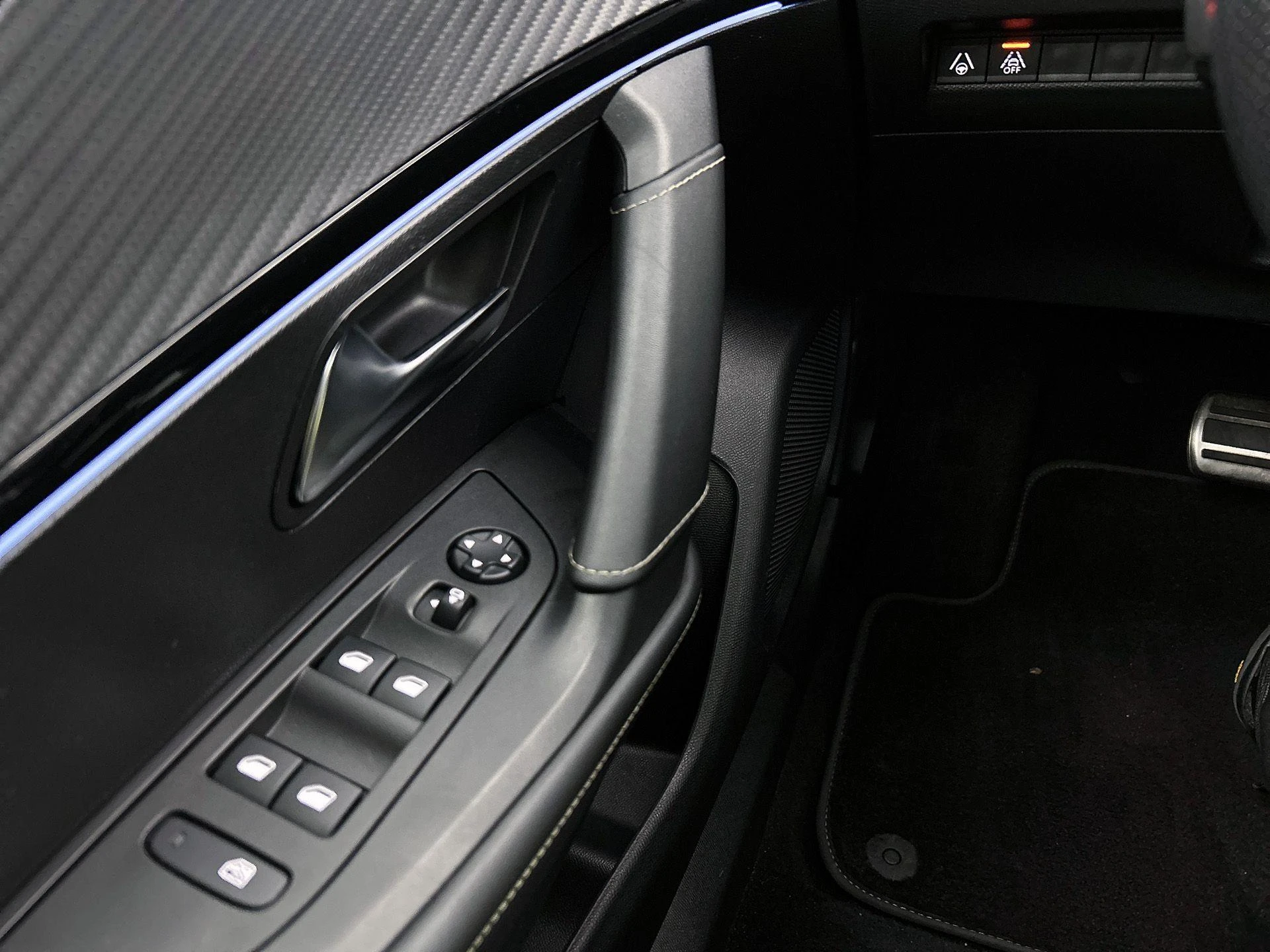 Peugeot-e-2008-image-36