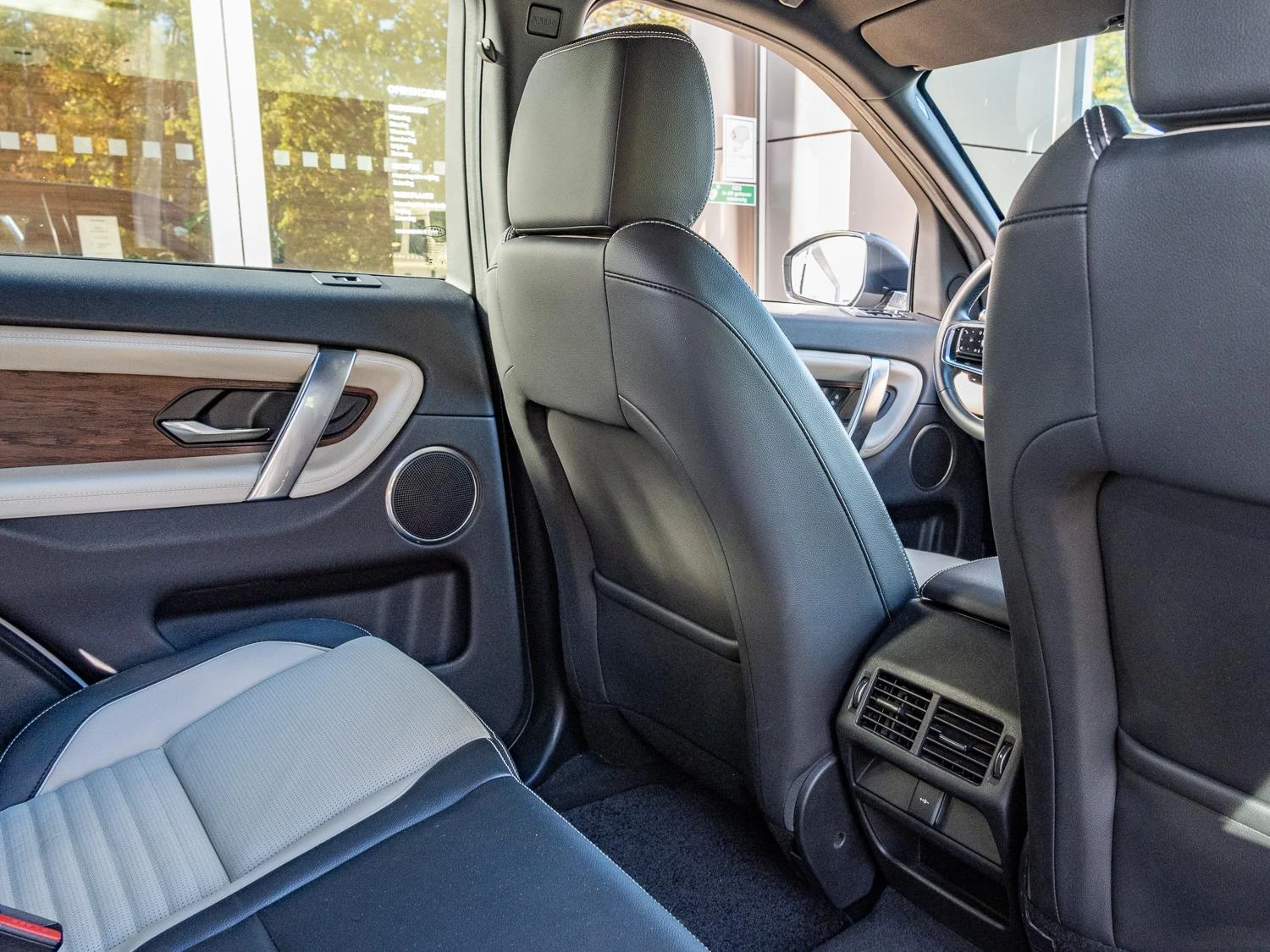 Land Rover-Discovery Sport-image-19