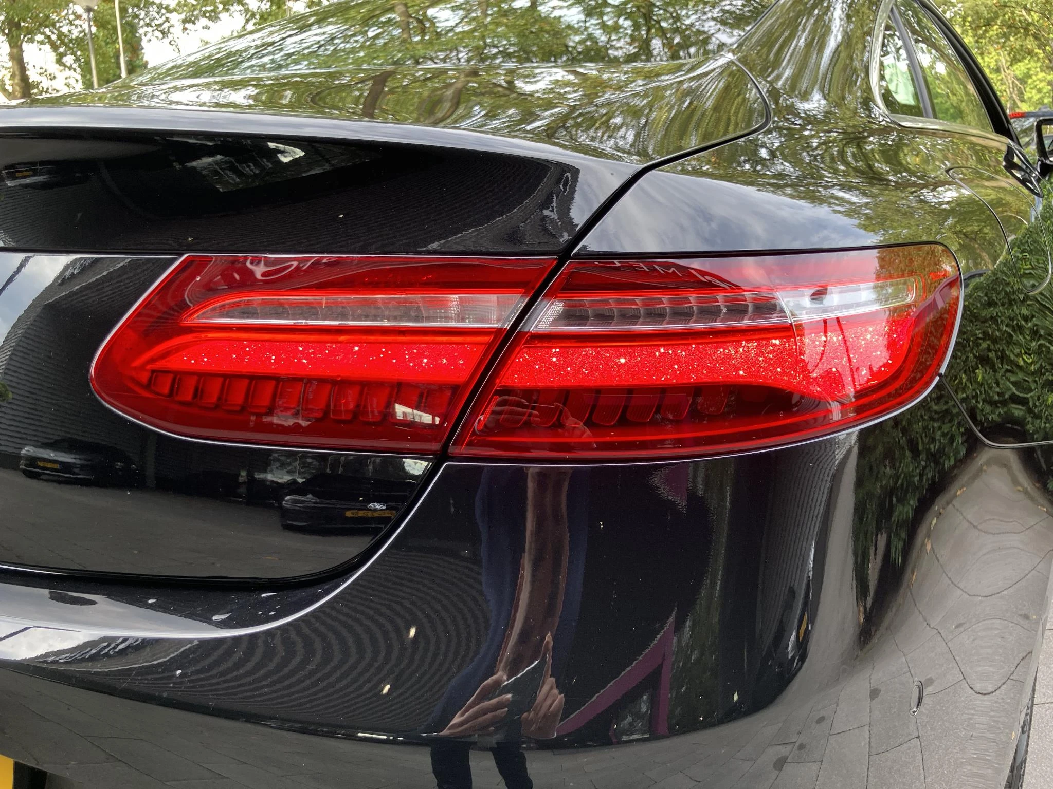 Mercedes-Benz-E-Klasse-image-3