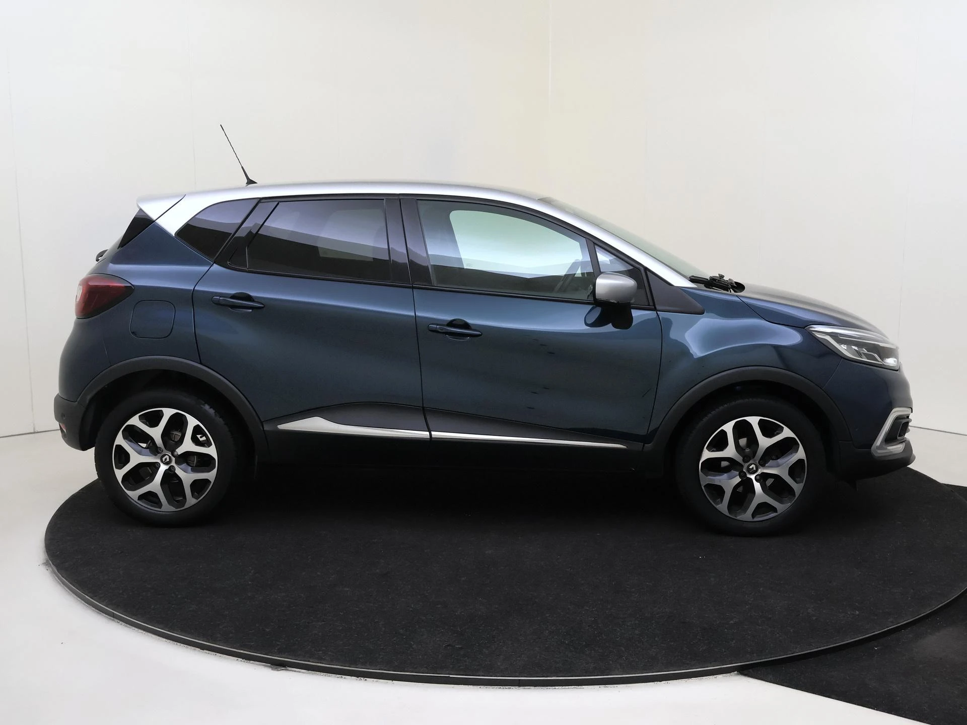 Renault-Captur-image-8