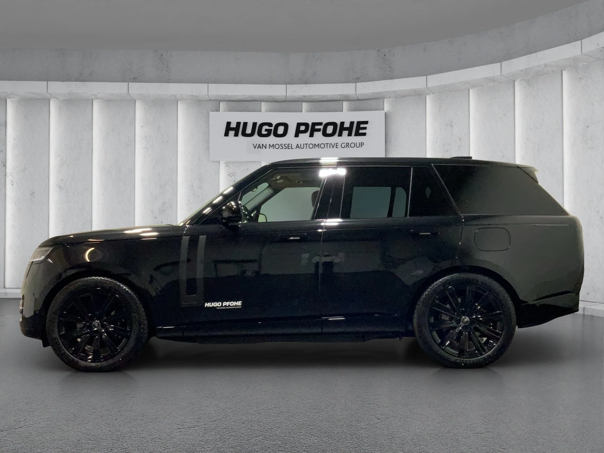 Land Rover-Range Rover-image-1