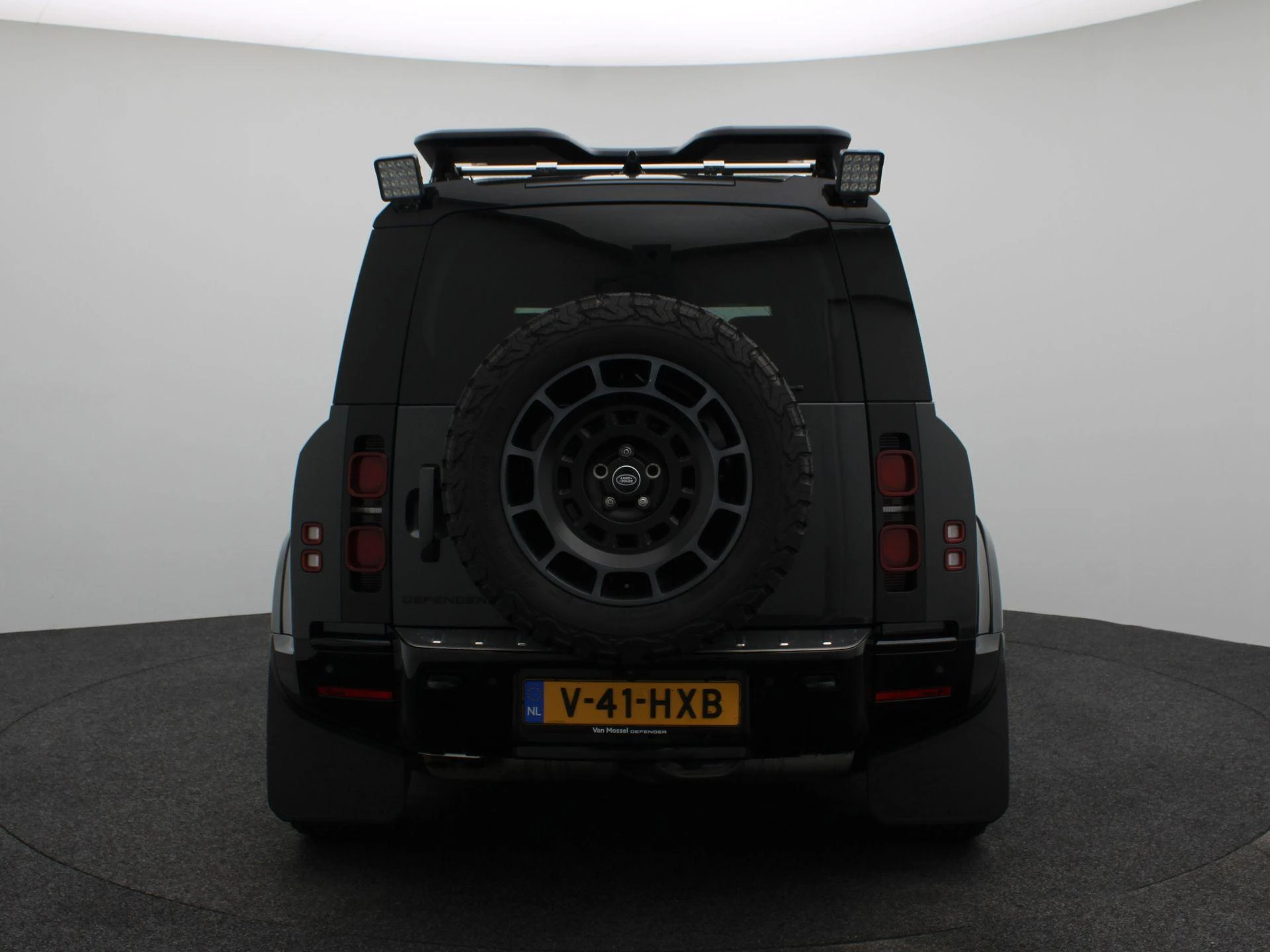 Land Rover-Defender-image-4