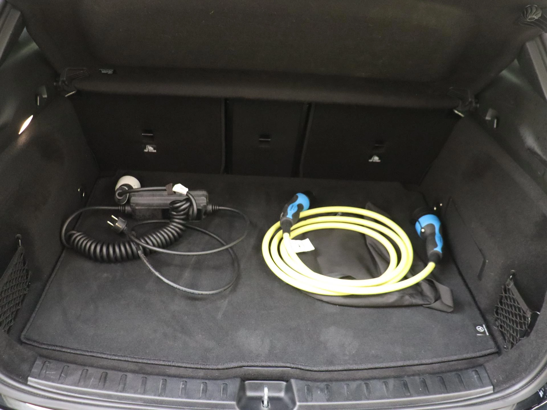 Mercedes-Benz-EQA-image-31