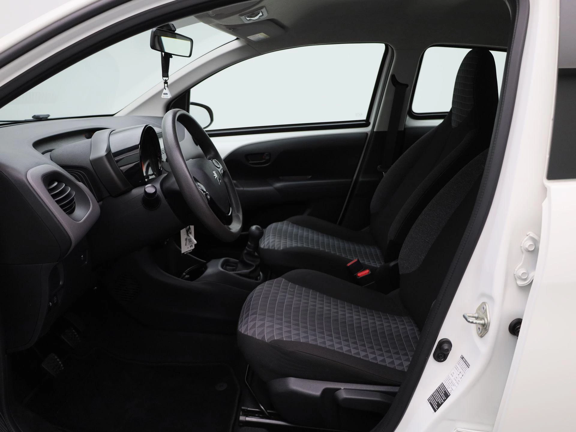 Peugeot-108-image-8