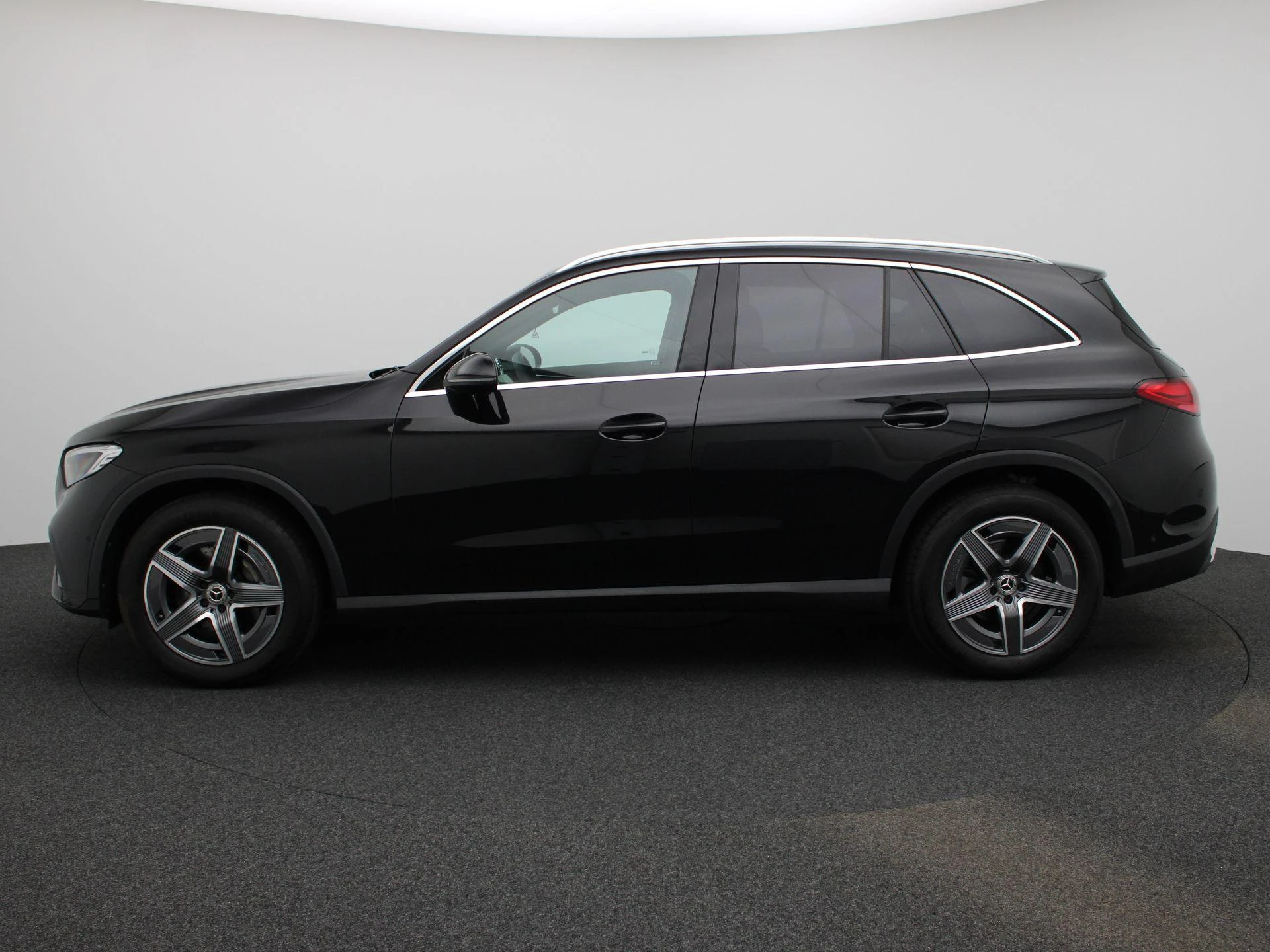 Mercedes-Benz-GLC-image-3
